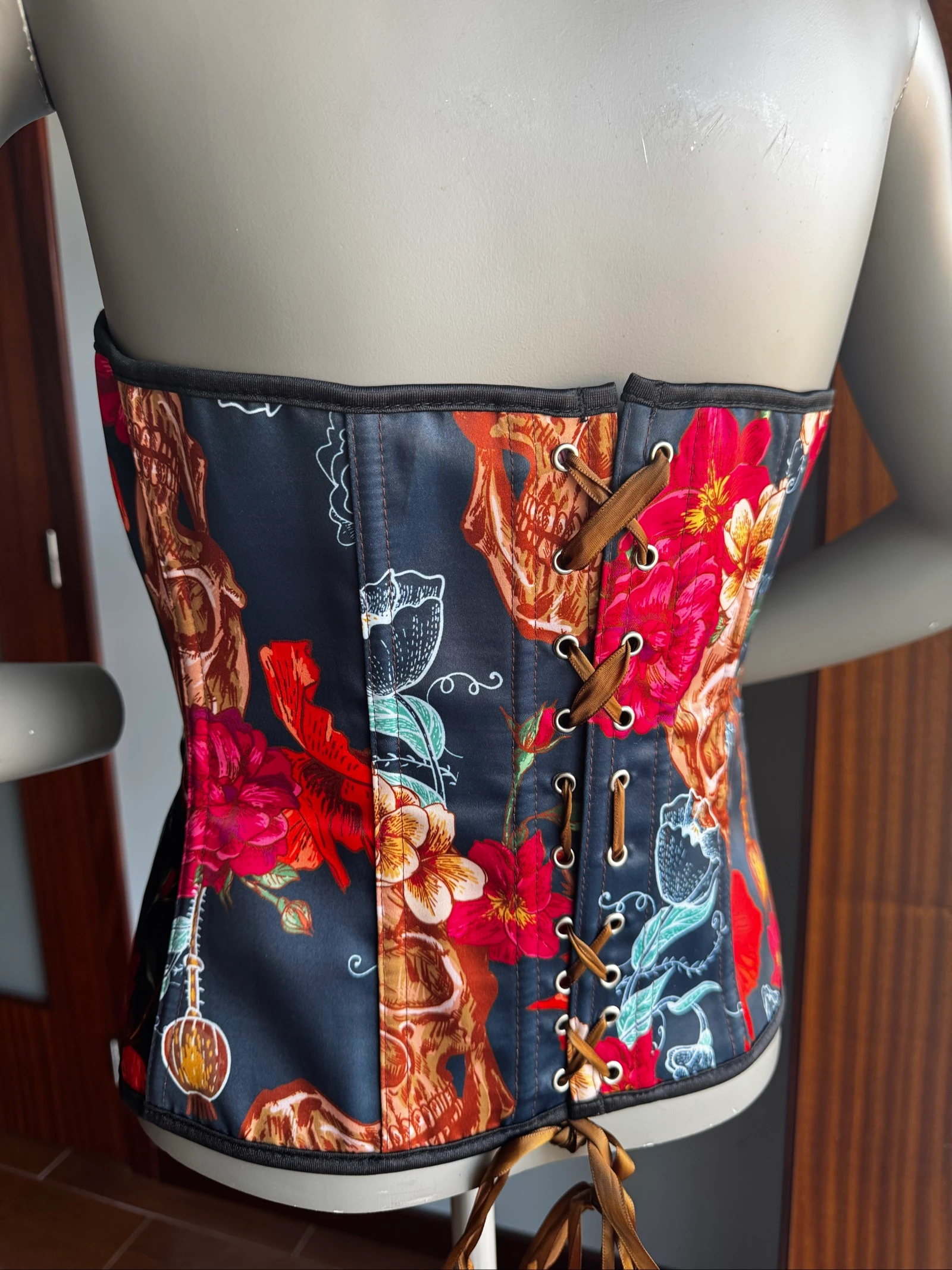 Conjunto Corsé + Braguita L | Calaveras & Flores | Gótico Alternativo – photo 4